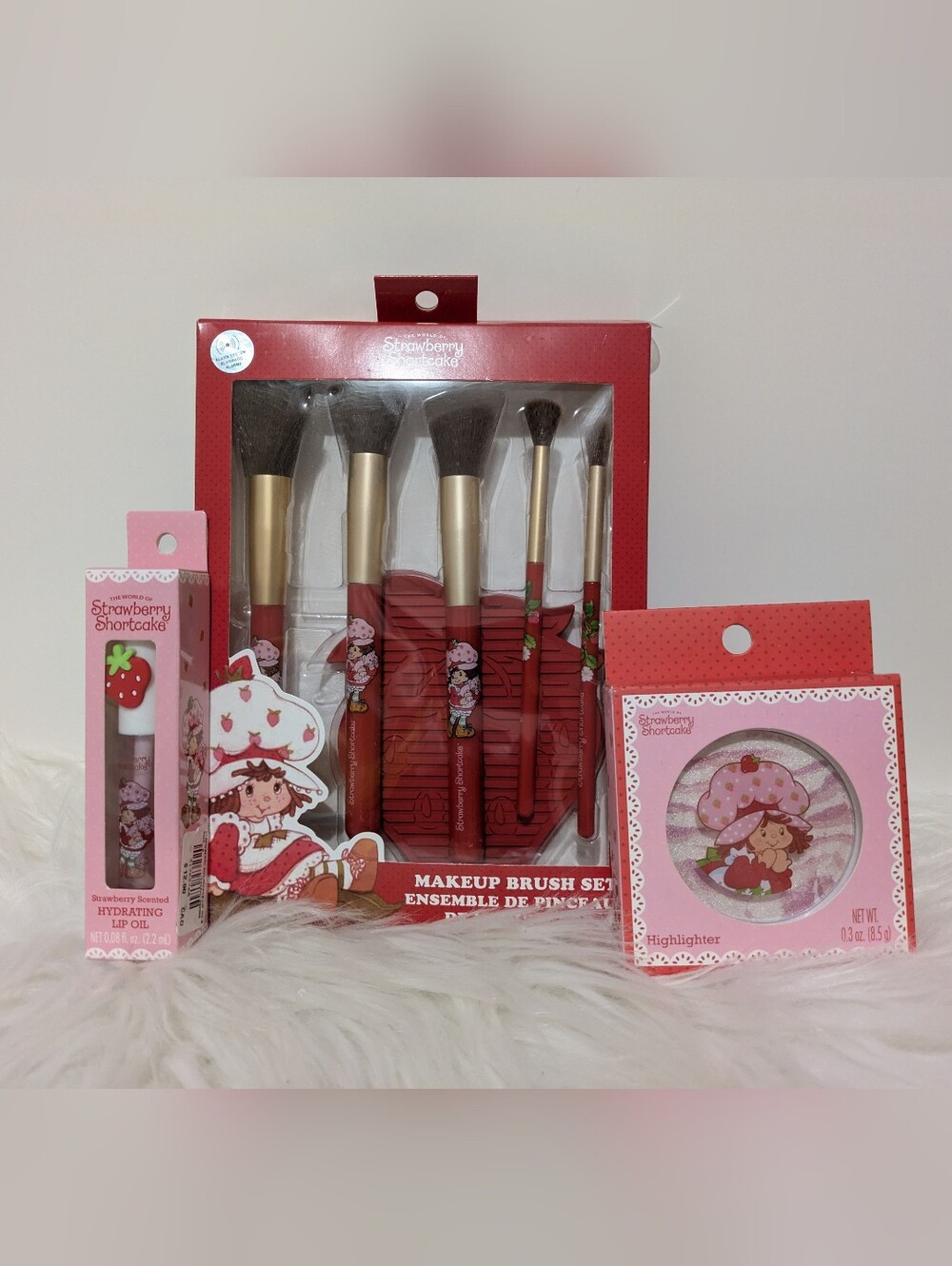 Strawberry Shortcake Red & Pink Makeup Brush Set with Lip Oil & Highlighter NEW